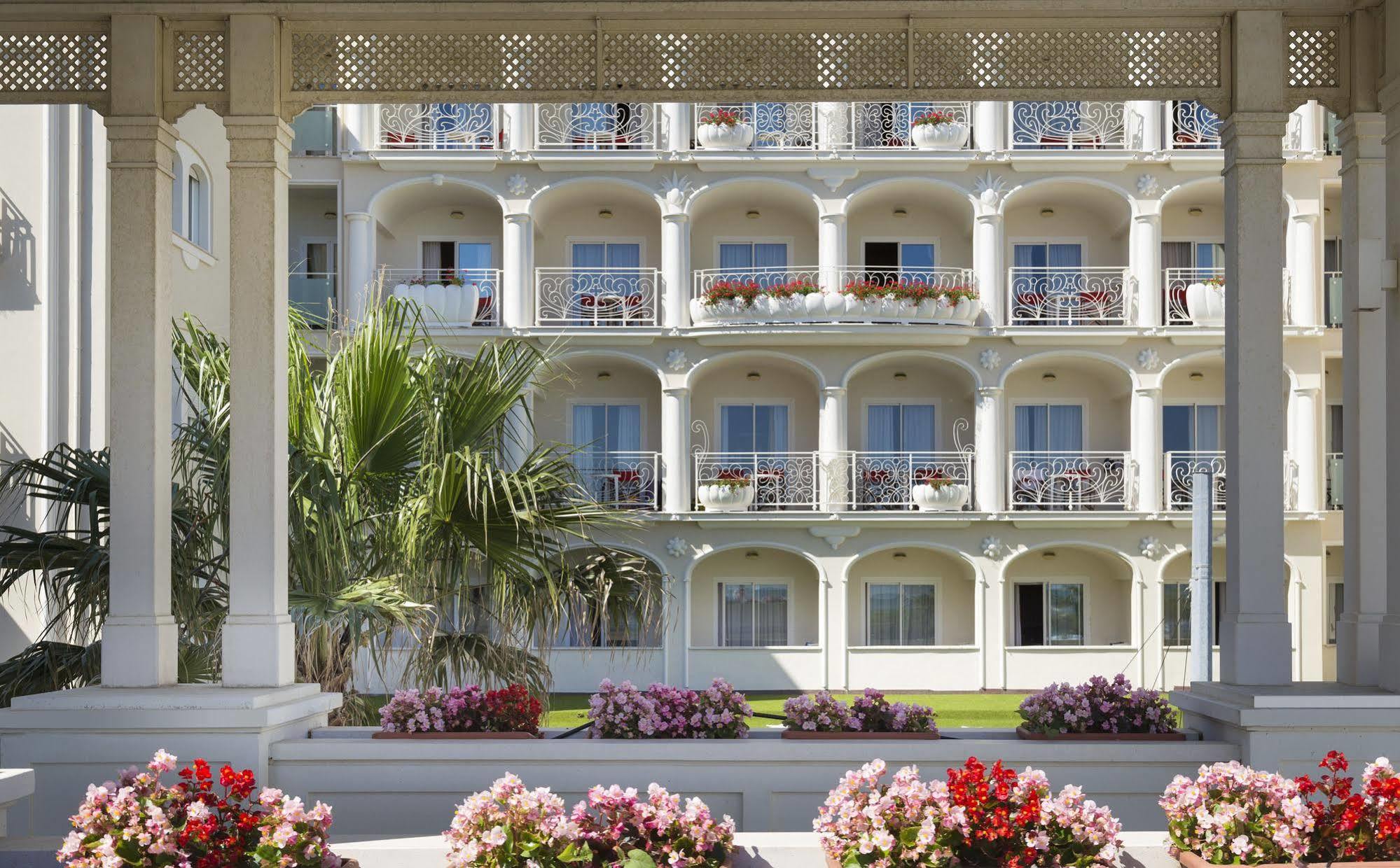 Hotel Corallo Riccione Esterno foto